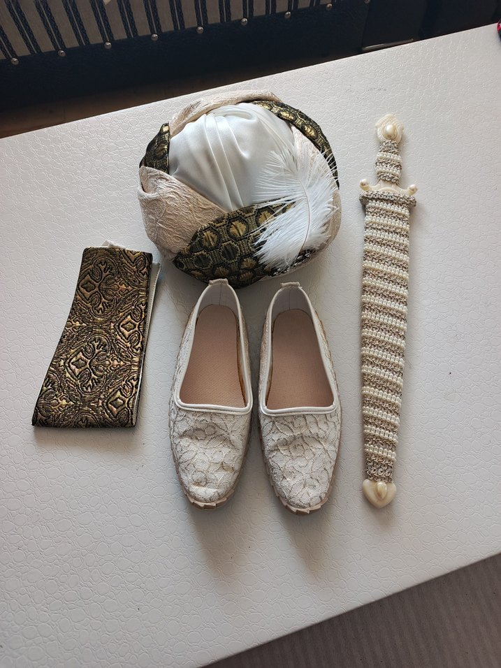 Çocuklar için Nakışlı Beyaz Düğmeli Takım - Görsel 5