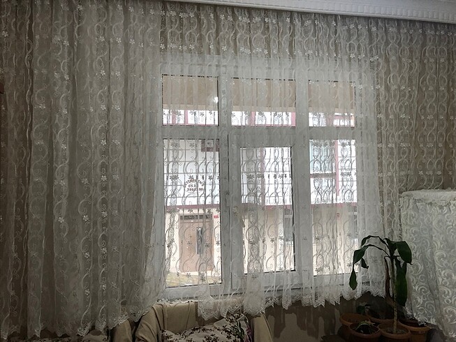 Beden Parde taç berillant