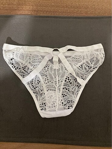 Halka Detaylı İpli Dantelli Tanga (Papatya Marka L-XL)