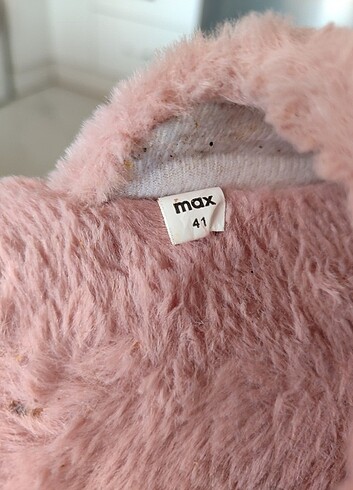 MAX MAX MARKA SADECE BİR KEZ EVİN İÇİNDE KULLANDIM PUFY KALPLİ TERLİ