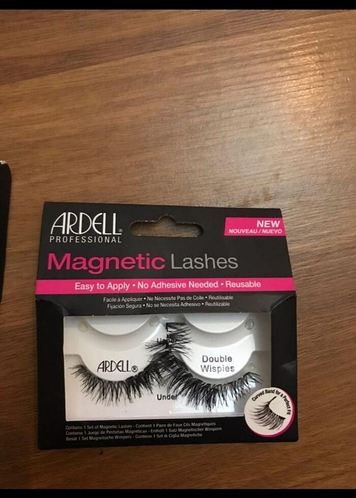 İki çift Max Factor marka takma kirpik yapıştırıcısıyla birlikte - Görsel 2