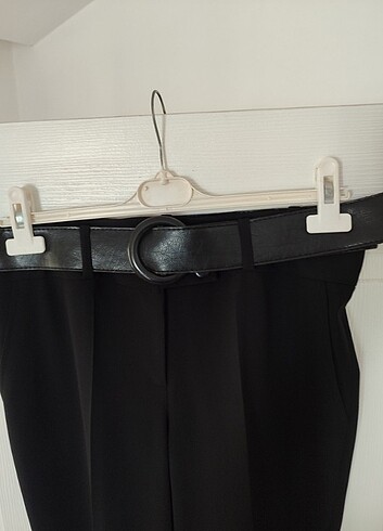 44 Beden ÖZEL DİKİM HİÇ KULLANMADİM DERİ KEMERLİ BOL PAÇA BOY 114 CM BASE