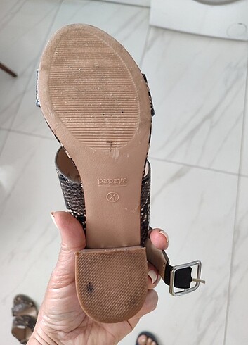 39 Beden çeşitli Renk H&M MARKA DERİ AYAKKABI TOPUK BOYU 8,5 CM DEFOSU YOKTUR ÇOK DA R