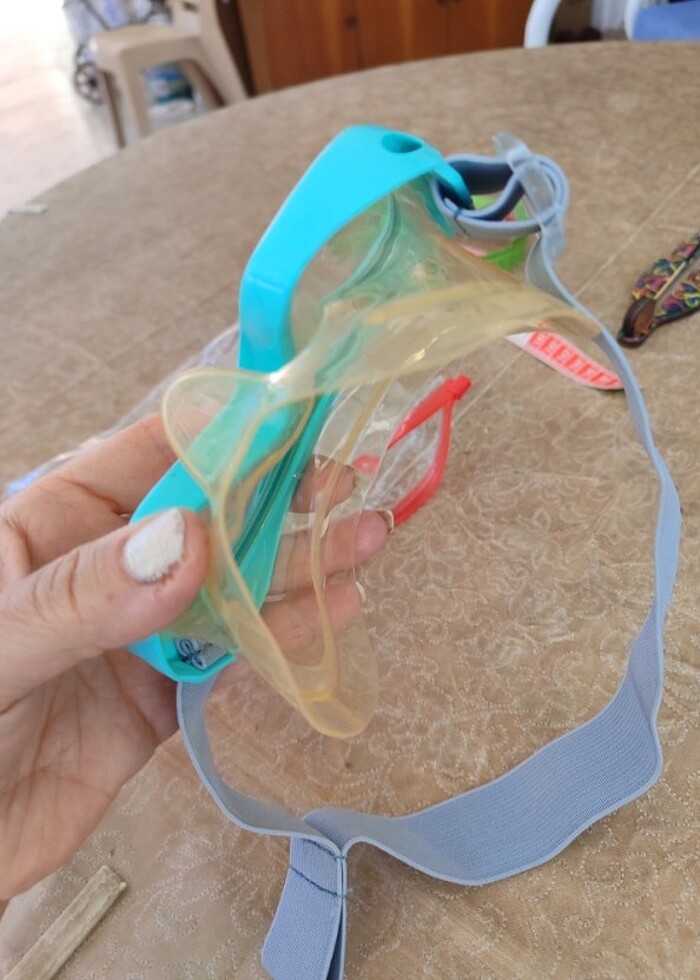 DENİZ GÖZLÜĞÜ HİÇ KULLANMADIM POŞETLİ HENÜZ YEŞİL BEYAZ RENKLERD - Görsel 4