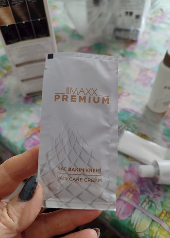 Maxx Premium Kalıcı Saç Boyası 6.0 Koyu Kumral - Görsel 8