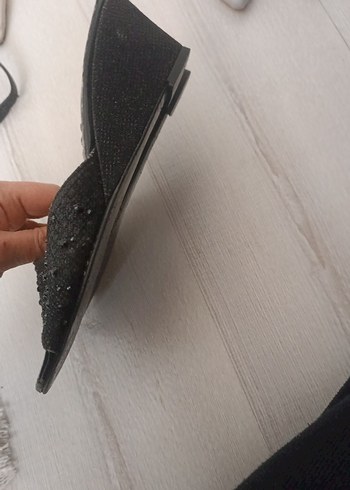 Siyah Parlak Dolgu Topuklu Yılan Desenli Kadın Ayakkabı - Görsel 2