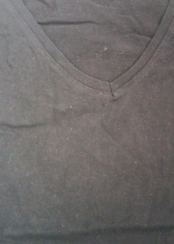 Siyah V Yakalı Kısa Kollu Keten Tişört - Görsel 3