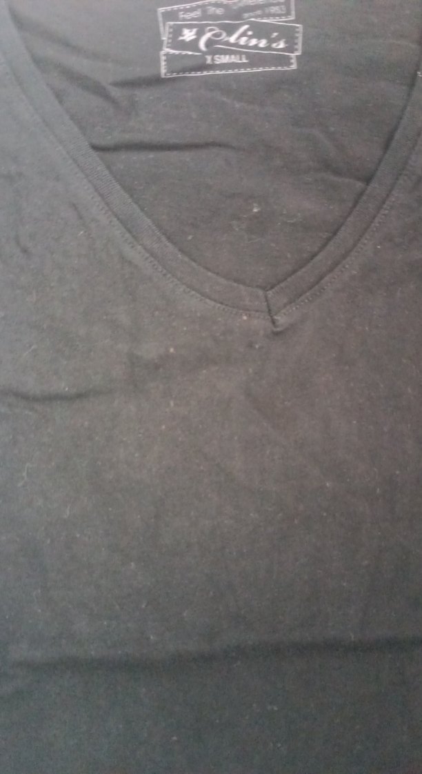 Siyah V Yakalı Kısa Kollu Keten Tişört - Görsel 3