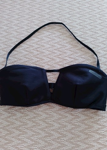 Siyah Minimalist Goth Bikini Üstü
