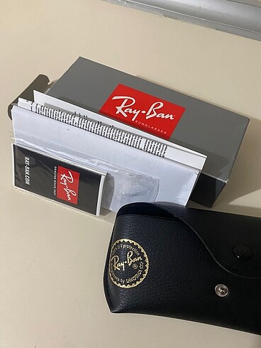 Bir ray-ban klasiği