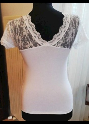 Dantelli V Yakalı Beyaz Kısa Kollu Bluz - Görsel 2