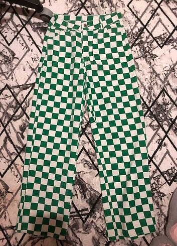 Yeşil beyaz kareli pantolon 