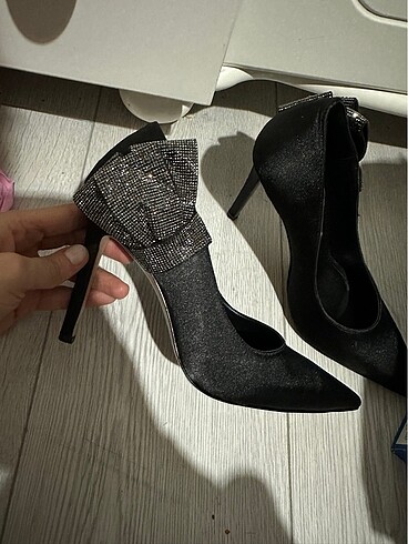 Topuklu şık saten stiletto