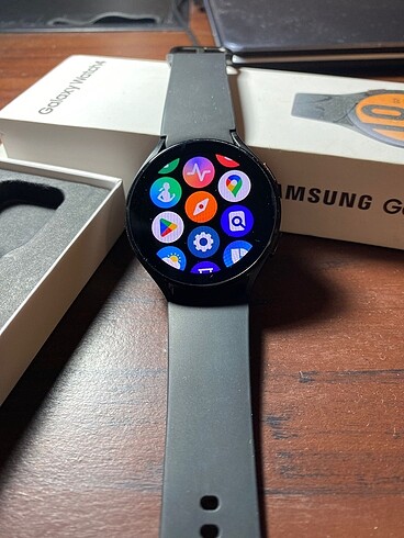 Samsung Galaxy Watch 4 44 mm akıllı saat