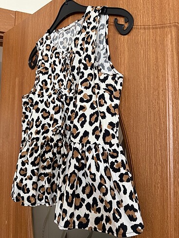 m Beden Bukle Leopar Desenli Bluz