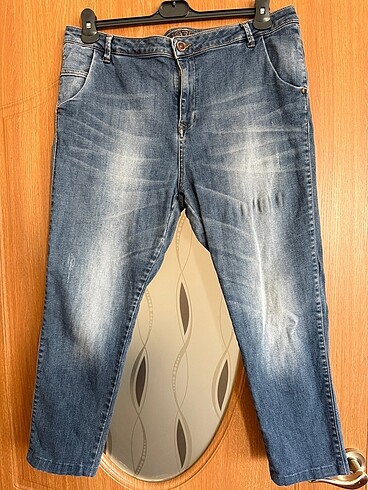 Zara Basic Denim Jean