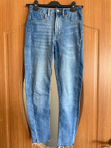 H&M whitless jean