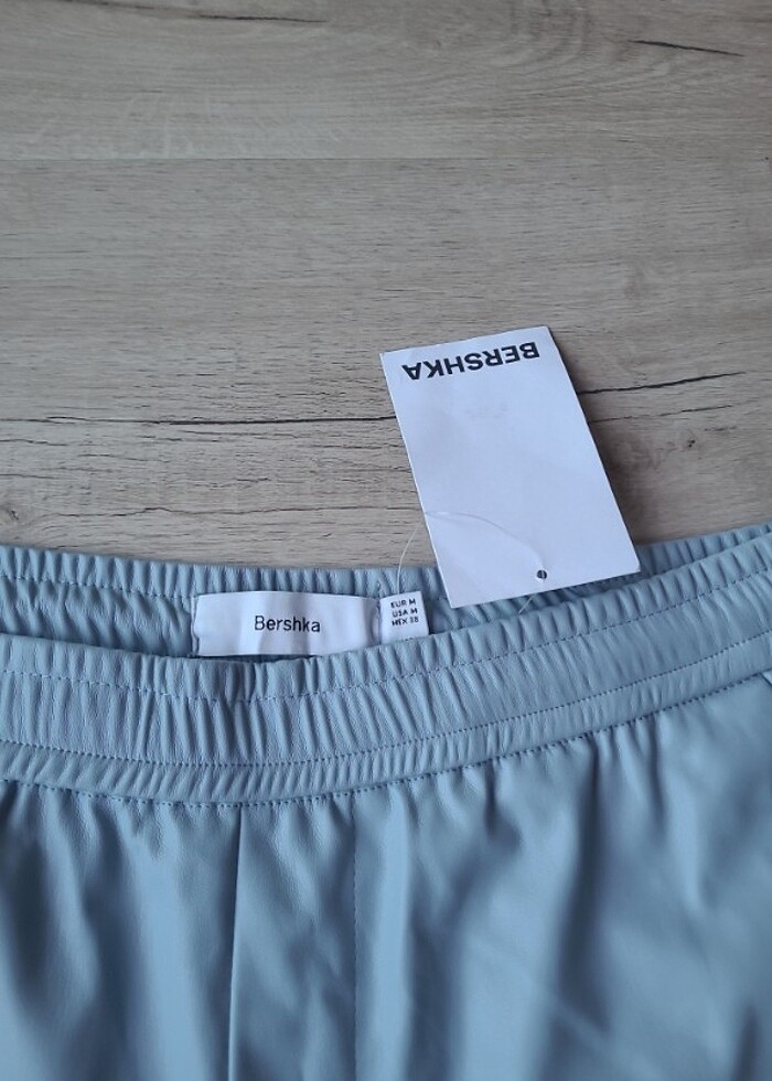 Bershka deri şört  - Görsel 3