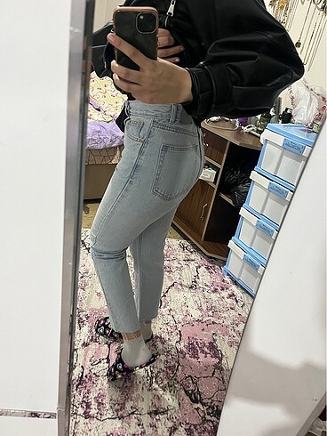 mom jean