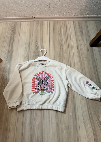 Çiçek Desenli Düğmeli Beyaz Sweatshirt - Görsel 4