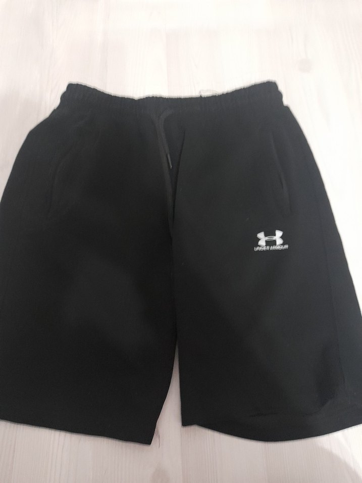 Under Armour Siyah Rahat Kesim Şort - Görsel 3