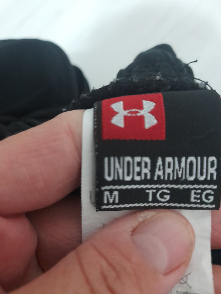 Under Armour Siyah Rahat Kesim Şort - Görsel 4