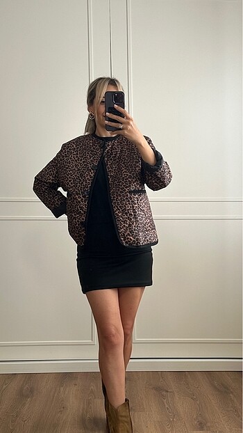 Leopar Kapitone Mont