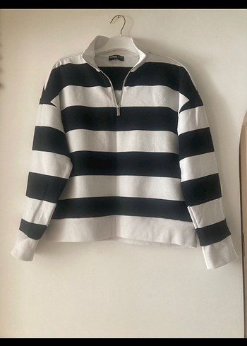 Uzun Kollu Yarım Fermuarlı Çizgili Sweatshirt