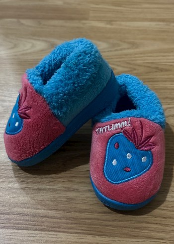 Kızlar için renkli nakışlı sıcak terlik - Görsel 3