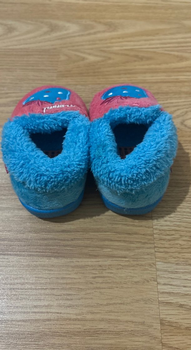 Kızlar için renkli nakışlı sıcak terlik - Görsel 2