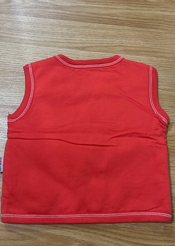 Kız Çocuk Kırmızı Desenli Düğmeli Yelek - Görsel 3