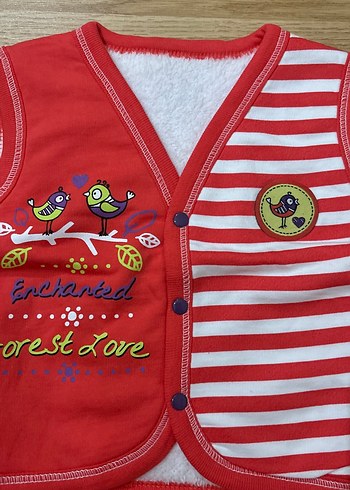 Kız Çocuk Kırmızı Desenli Düğmeli Yelek - Görsel 2