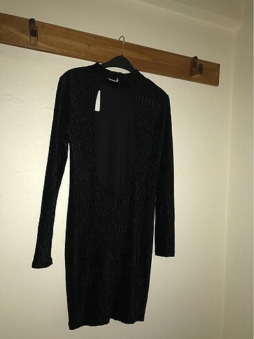 m Beden H&M kadın siyah sırt dekolteli elbise