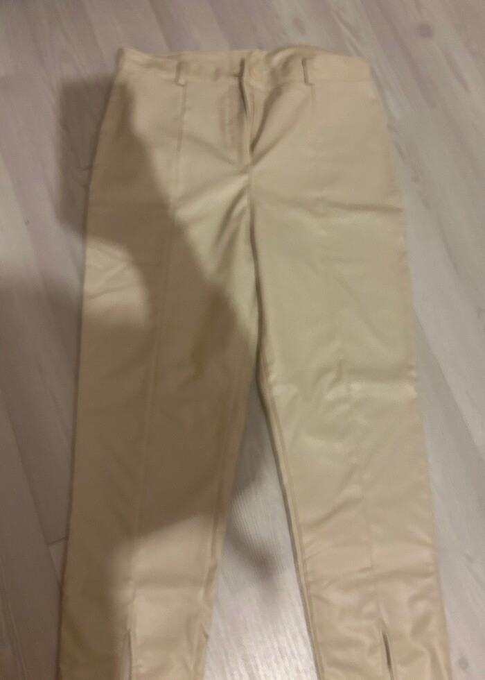 Deri yırtmaçlı pantolon - Görsel 3