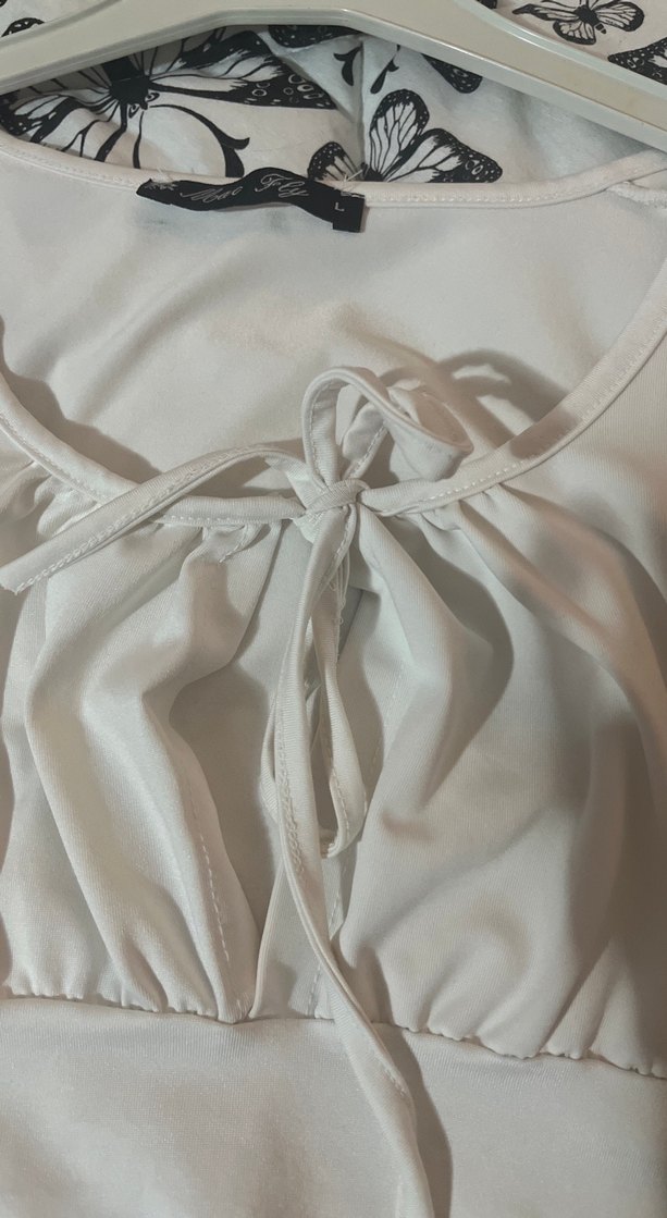 Beyaz göğüs dekolte crop - Görsel 2