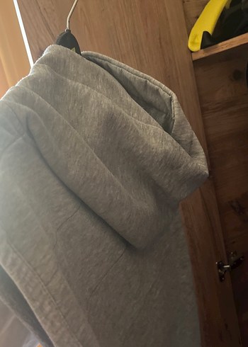 Erkek Gri Kapüşonlu Fermuarlı Yelek - Görsel 2