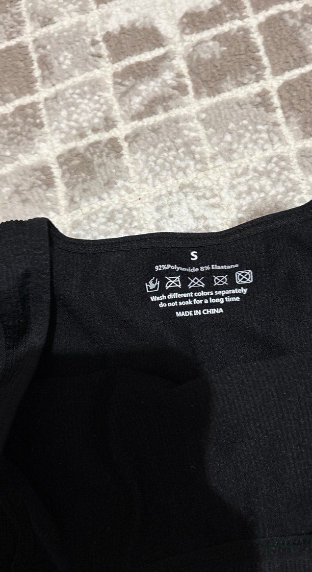 Siyah Kolsuz Kadın Kısa Tulum temu dan aldım - Görsel 2