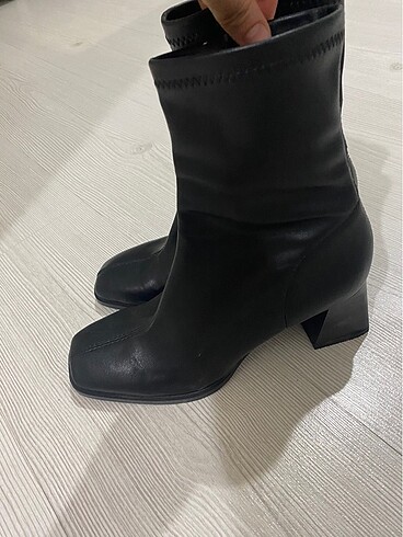 38 Beden Stradivarius bot