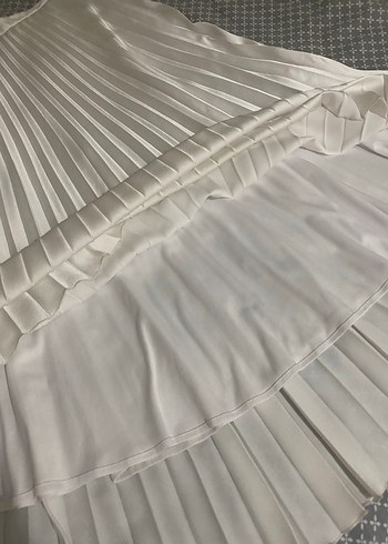 Beyaz Piliseli Uzun Etek - Görsel 3