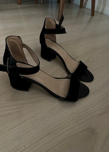 Klasik Siyah Tokalı Blok Topuklu Kadın Ayakkabı - Görsel 2