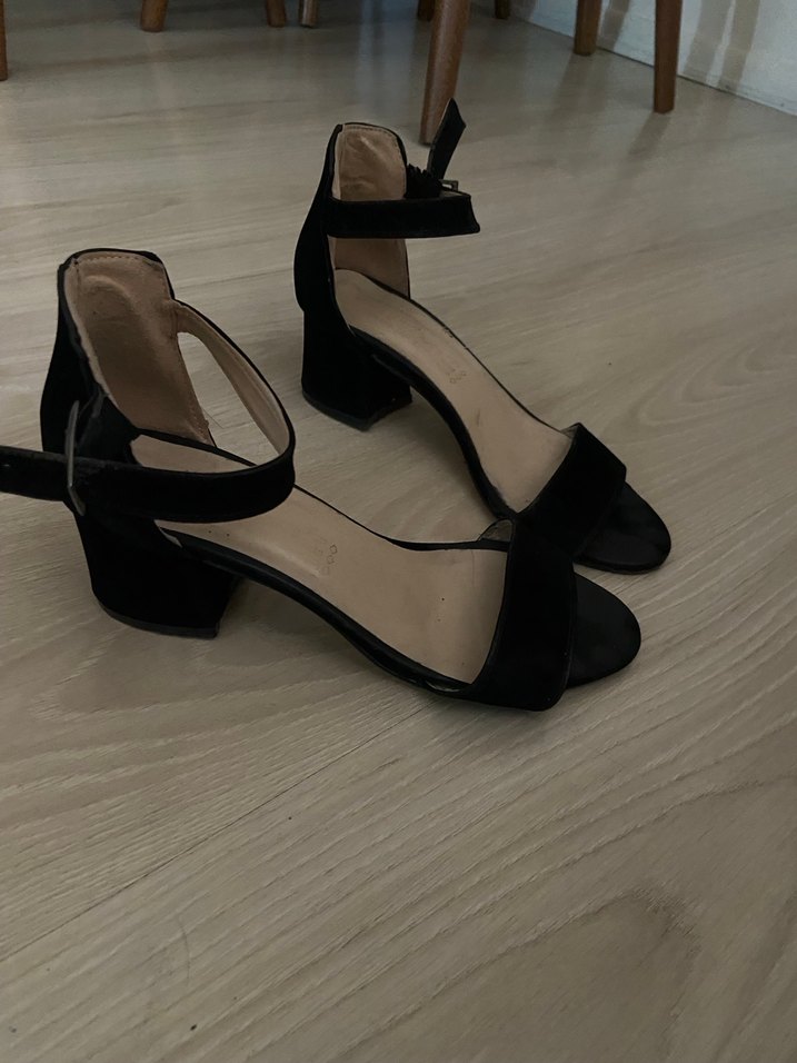 Klasik Siyah Tokalı Blok Topuklu Kadın Ayakkabı - Görsel 2