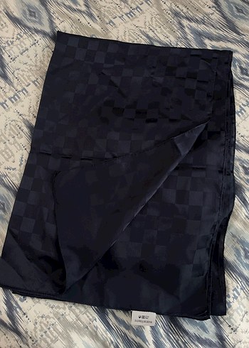 Siyah Kadın Örtü Drapeli - Görsel 2