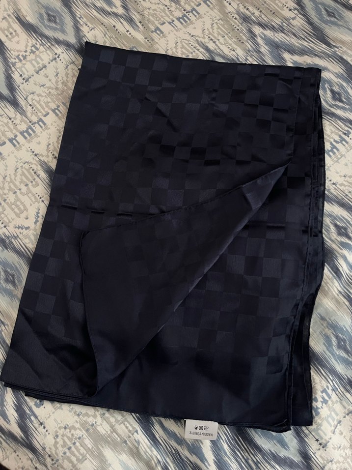 Siyah Kadın Örtü Drapeli - Görsel 2