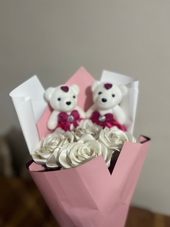 Pembe Ayıcık ve Gül Buketi - Görsel 2