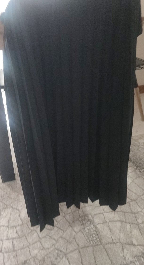 Siyah Pilili Uzun Etek - Görsel 4