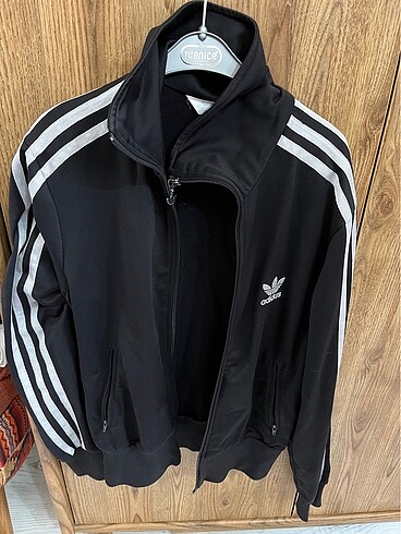 Adidas sweat