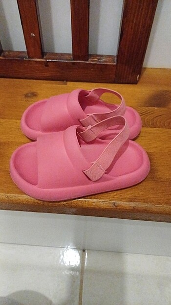 Zara Pembe sandalet 