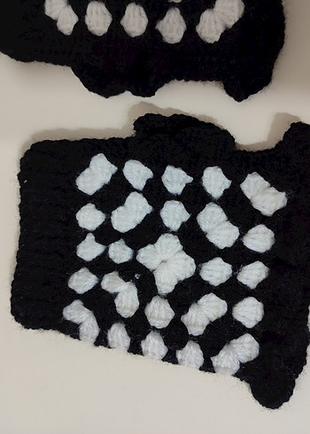 Siyah Beyaz Örgü Kadın Eldiven - Görsel 2