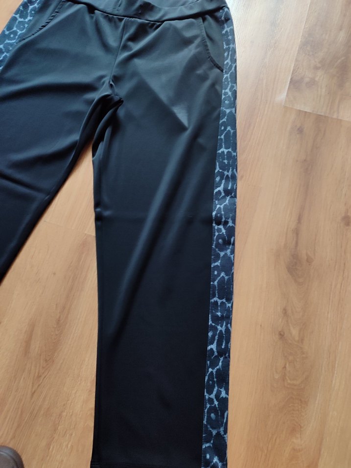 Siyah Yan Desenli Kadın Rahat aşortman takım 44 46 bedene uyar - Görsel 2