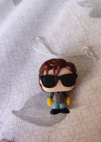 stranger things steve haringten figür ipi vardır - Görsel 5